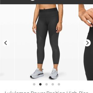 Lululemon POWER POSITION HIGH-RISE TIGHT 25"
Black/Matte Black Foil
Size: 6